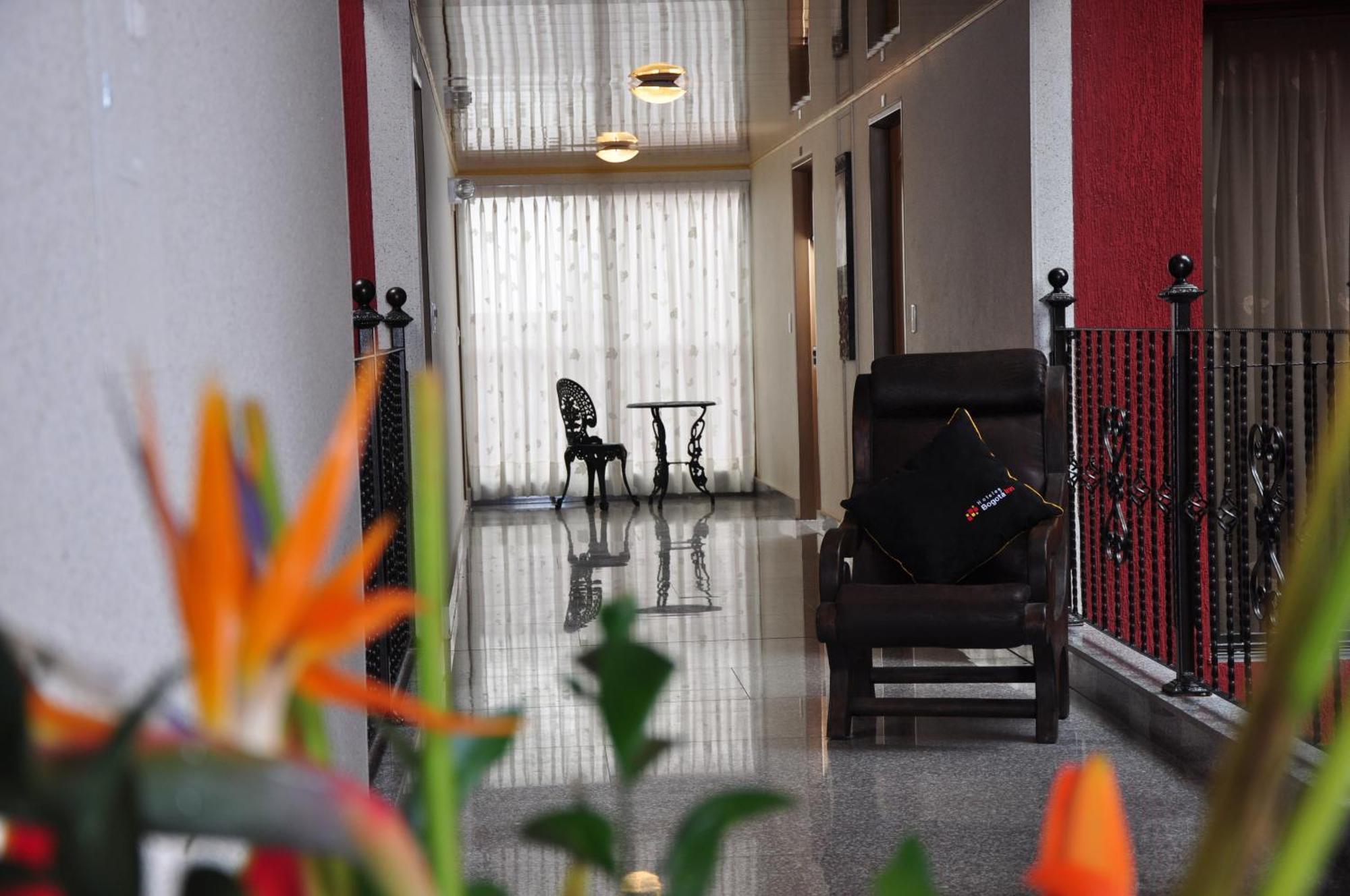 Hoteles Bogota Inn La Soledad ภายนอก รูปภาพ